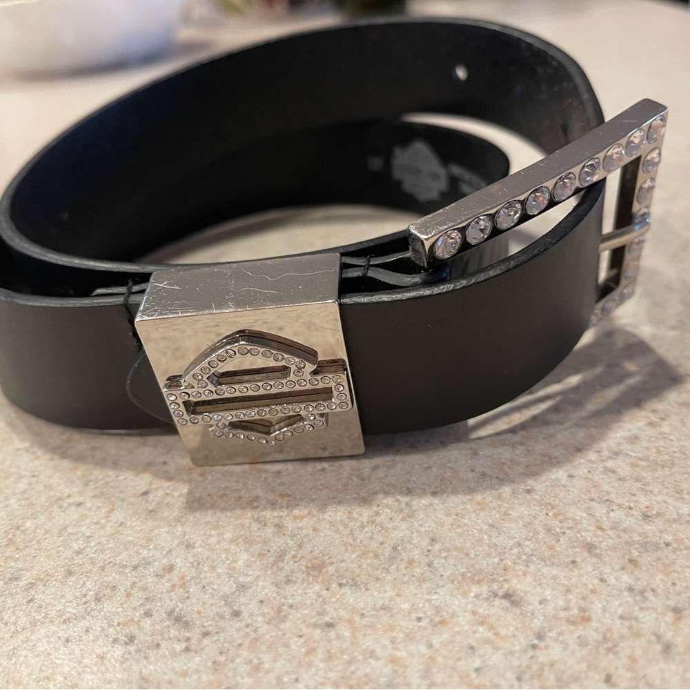 Harley Davidson genuine leather black belt size XS. Silver buckle is removable.